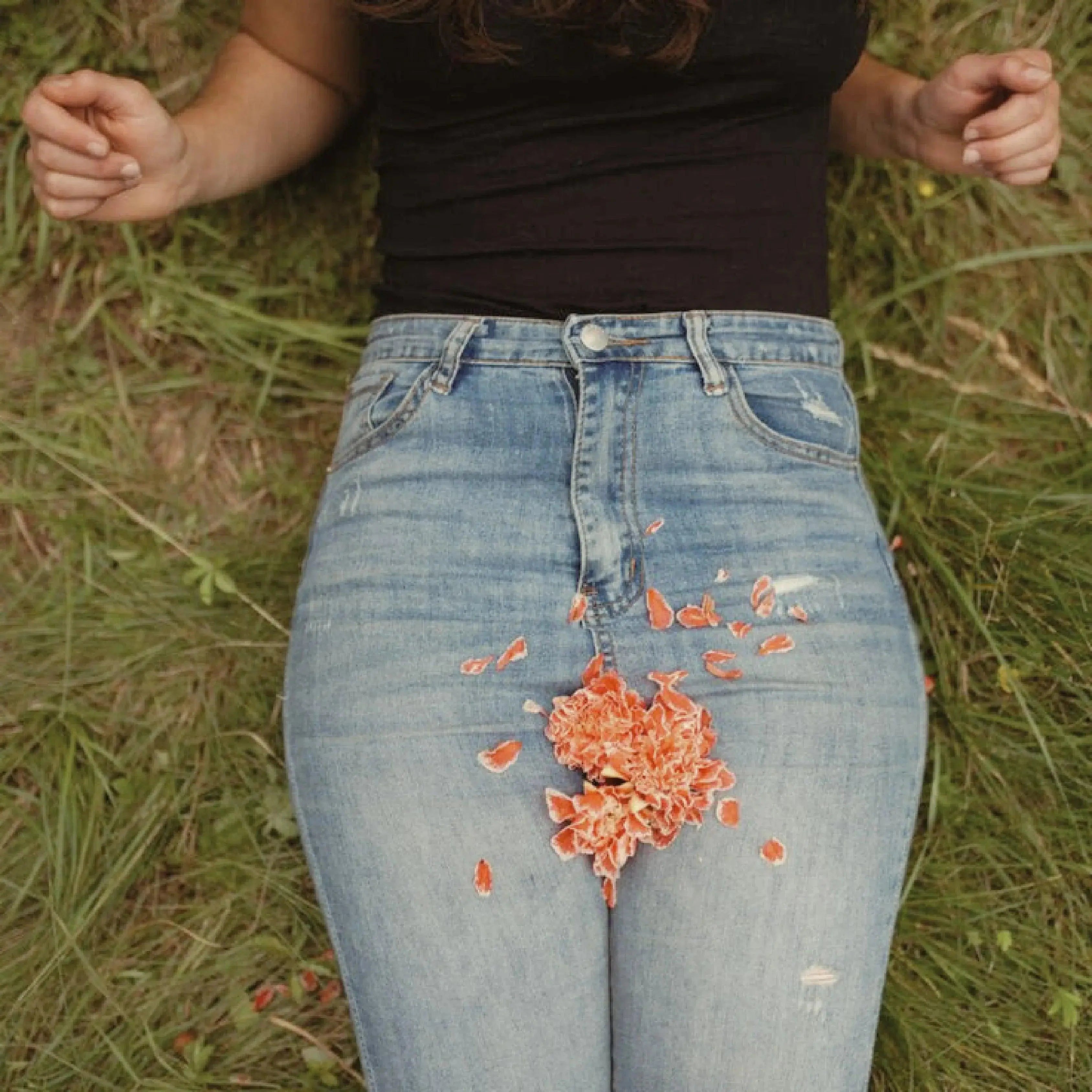 Pourquoi-parler-des-règles-est-encore-un-sujet-tabou-en-2025 Nané