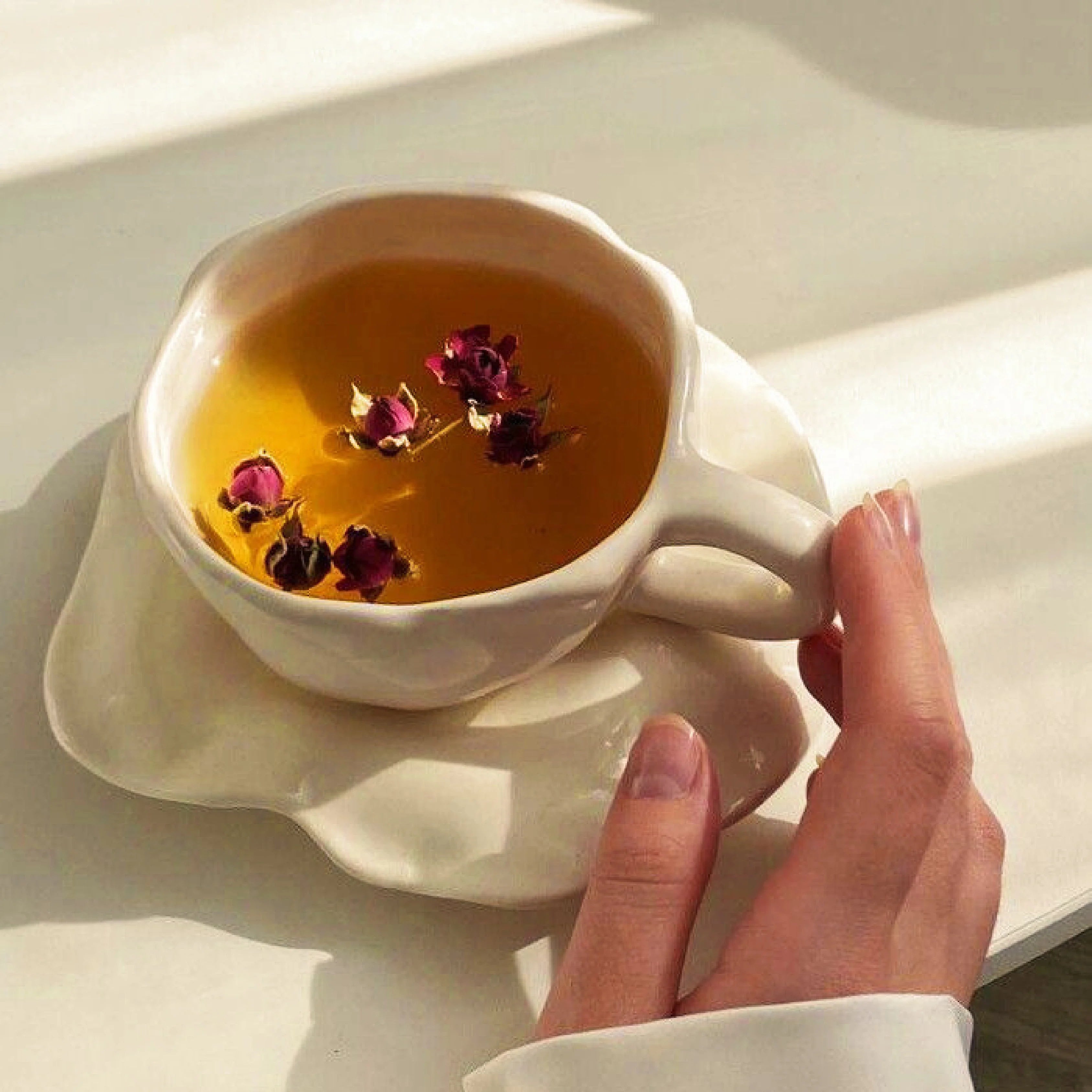 The best teas and infusions to soothe menstrual pain